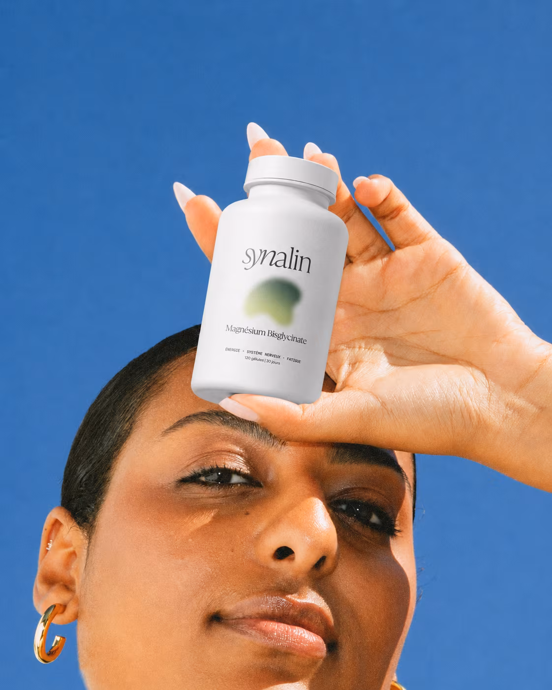 Flacon Synalin présenté dans une ambiance lifestyle